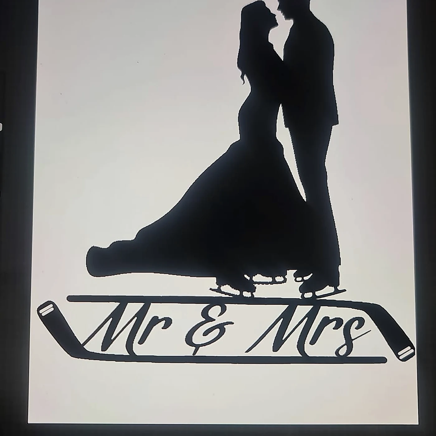 Working vector artwork for the ice hockey wedding topper